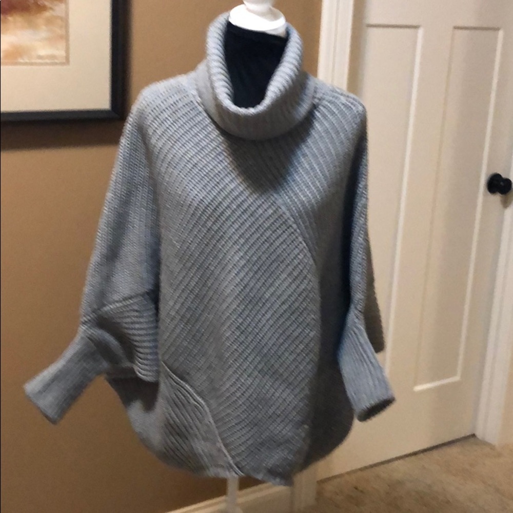 Adorable heavy poncho - worn twice